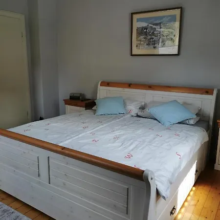 In Waldrandlage In Nationalpark / Eifel