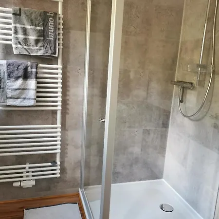 度假居 In Waldrandlage In Nationalpark / Eifel 施莱登