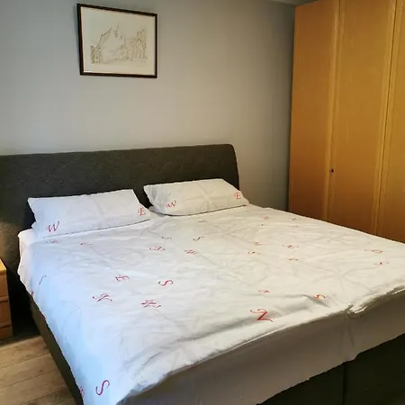 In Waldrandlage In Nationalpark / Eifel * シュライデン