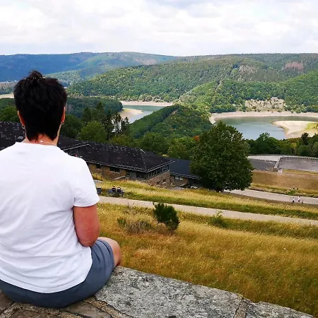In Waldrandlage In Nationalpark / Eifel シュライデン