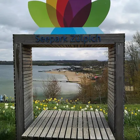 度假居 In Waldrandlage In Nationalpark / Eifel 施莱登