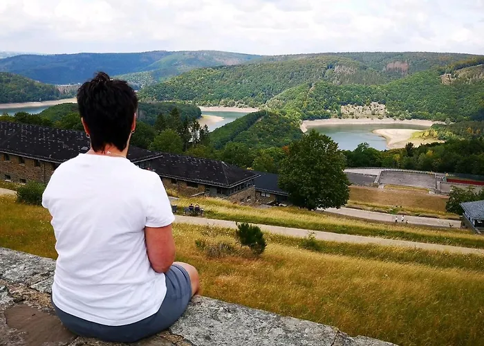 In Waldrandlage In Nationalpark / Eifel Шляйден