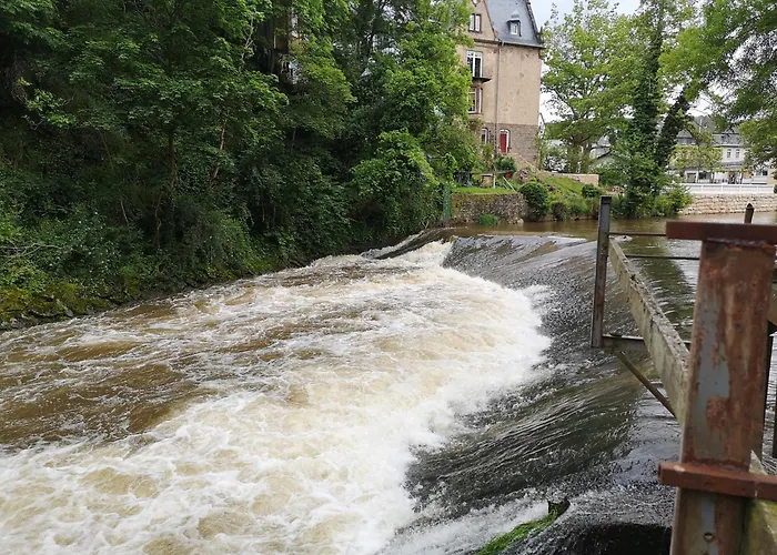 In Waldrandlage In Nationalpark / Eifel